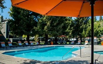 Refreshing pool